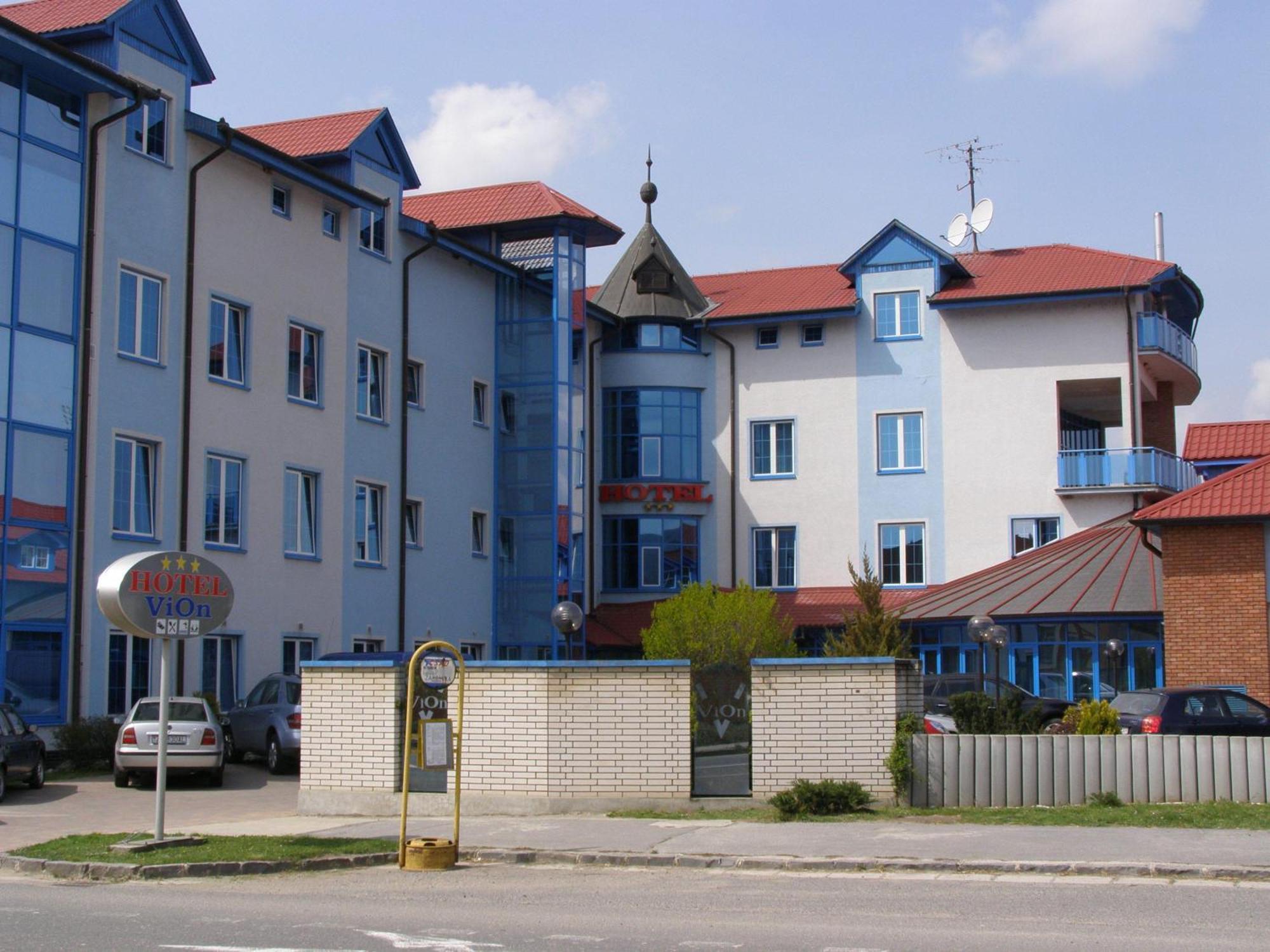 Hotel Vion Zlaté Moravce Exteriör bild